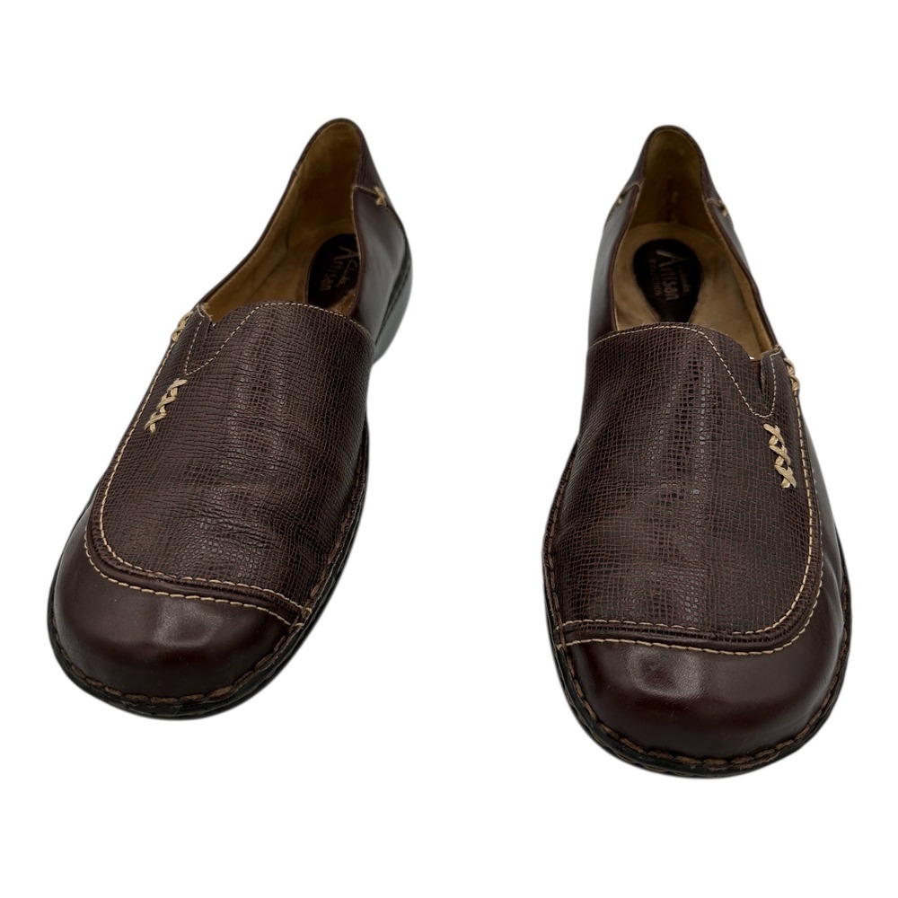 Clarks Artisan Collection Womens Brown Leather Slip On Loafer Shoes Size 10W